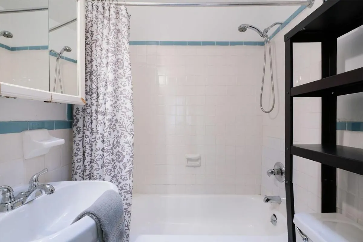 Apartment 11-4F Prime West Village Designer 1Br New York