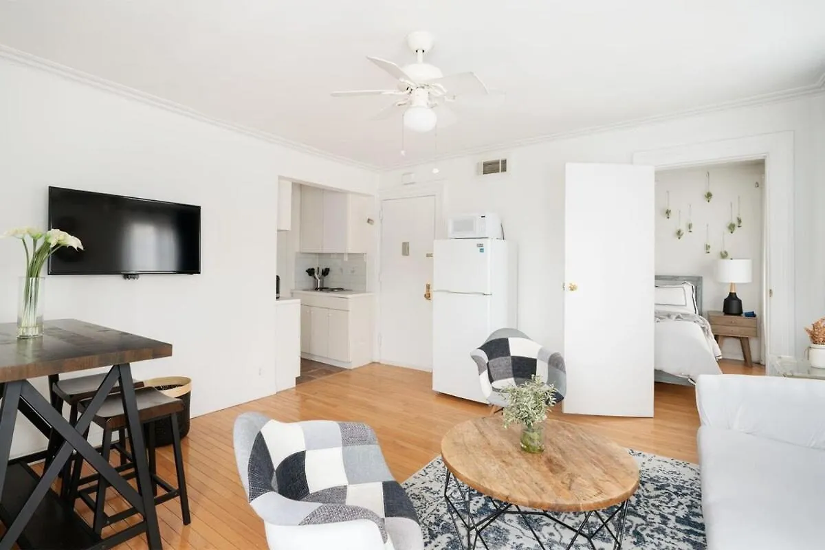 Apartment 11-4F Prime West Village Designer 1Br New York